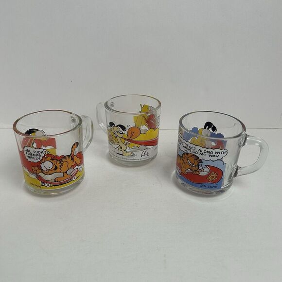 Vintage GARFIELD Glass mugs  - Set of 3 McDonald's Mugs - Jim Davis 1978. - Picture 1 of 5